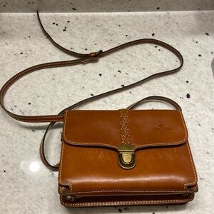 Price lowered! Lightly used Patricia Nash purse. Great pockets and card slots